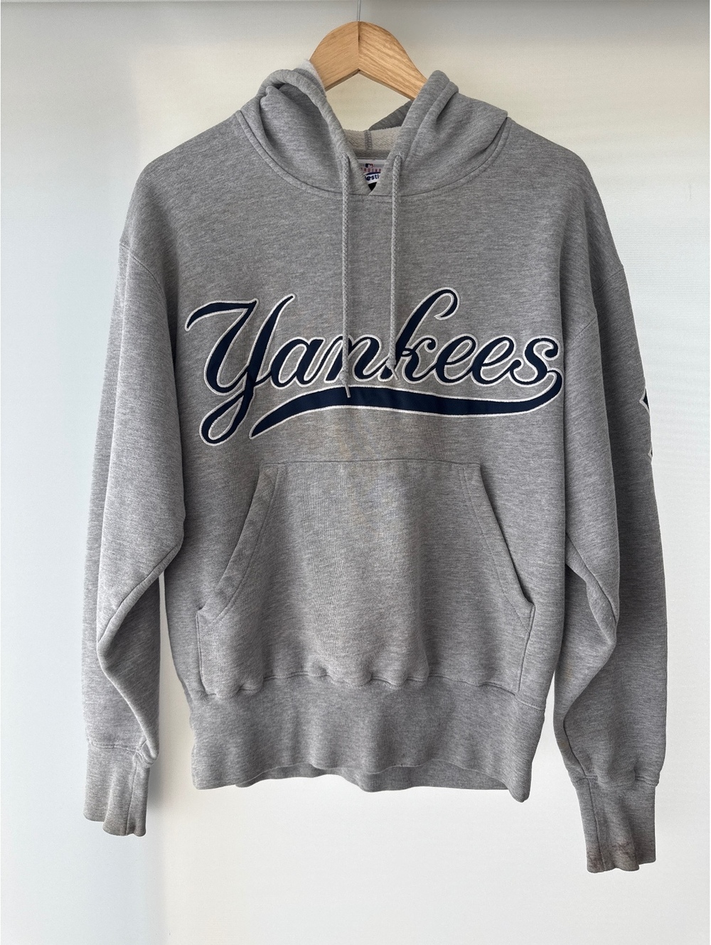 Vintage Majestic New York Yankees Hoodie Gray Script Logo MLB 90s Sweatshirt